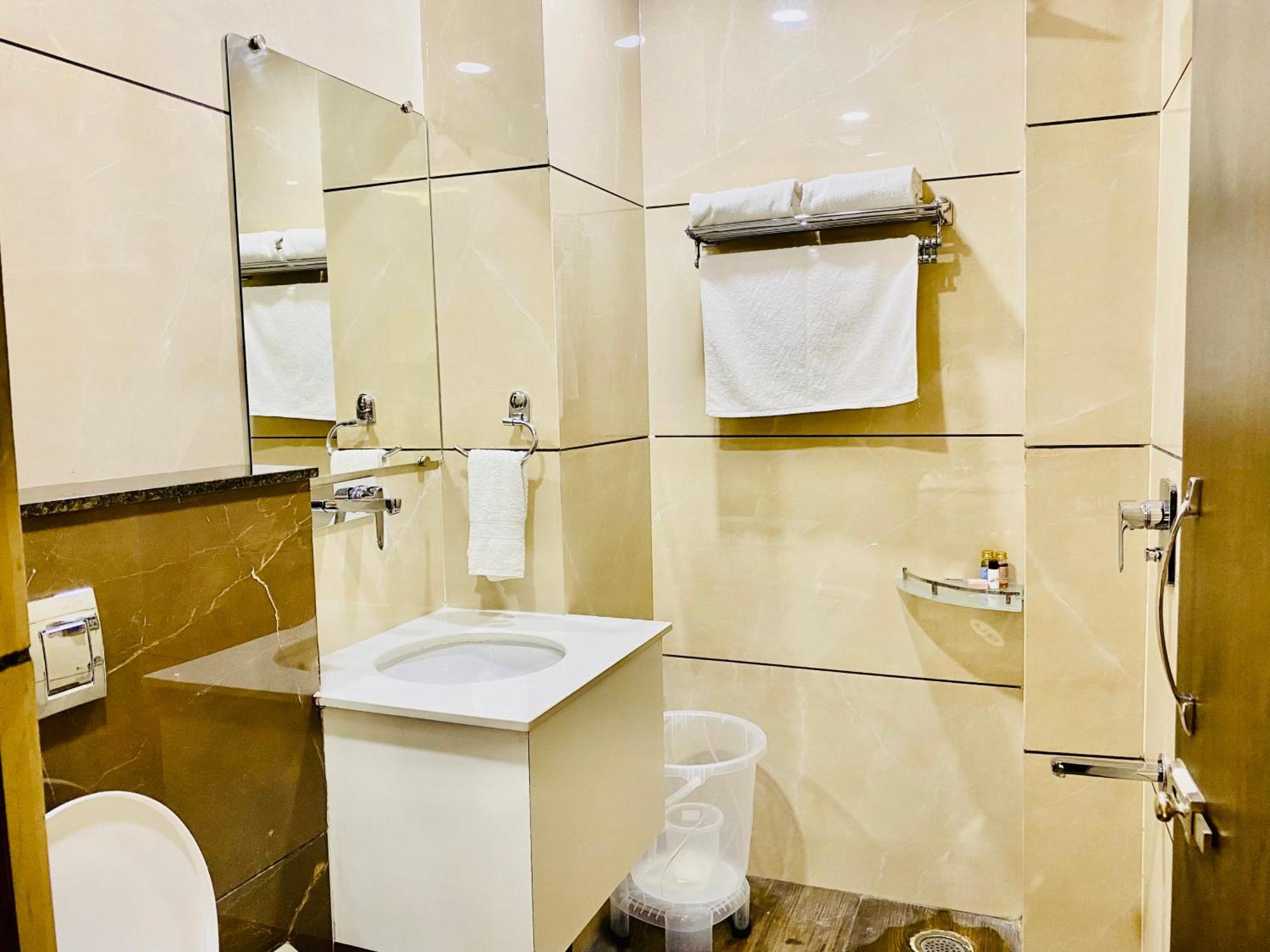 Hotel White House Walking Distance From Golden Temple- With Parking Amritsar Exterior foto